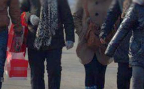 ���L������]