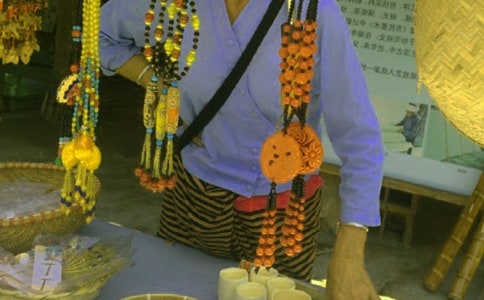 ����@�����~