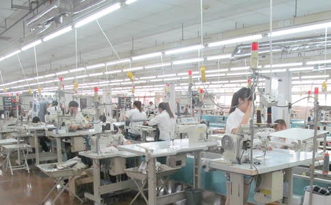 服裝廠承包合同(6篇)