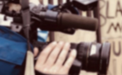 中班社會(huì)教案學(xué)做小記者