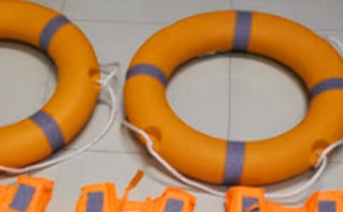 中班語言活動:救生圈扔給誰