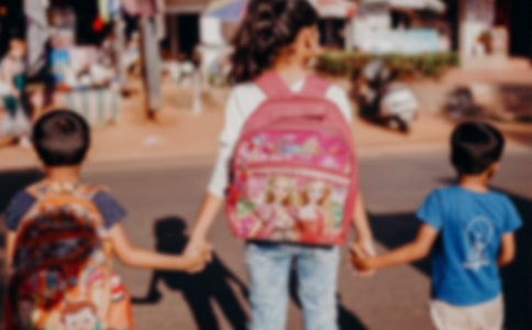 �������؃�ͯ�������Y���ģ�ͨ��6ƪ��