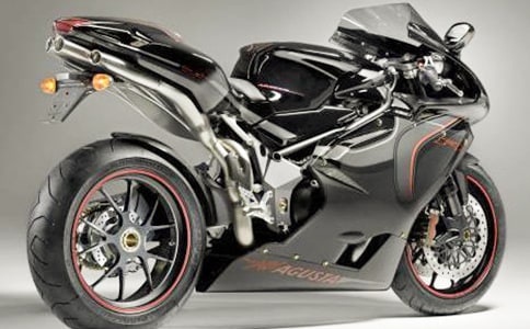 小明的爸爸騎著摩托車作文