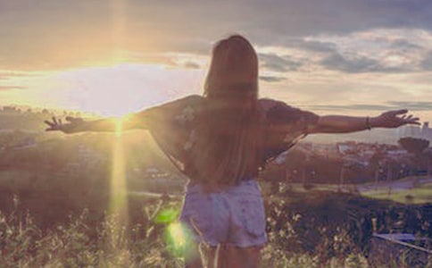 �P��Ů�Ԫ������������f�f����