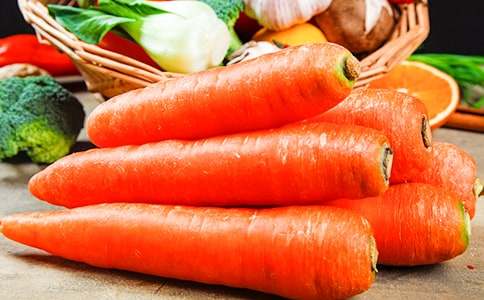 切斷的胡蘿卜哪邊更重