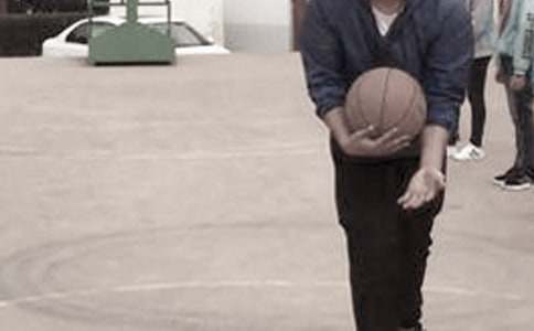 體育教師個(gè)人事跡材料